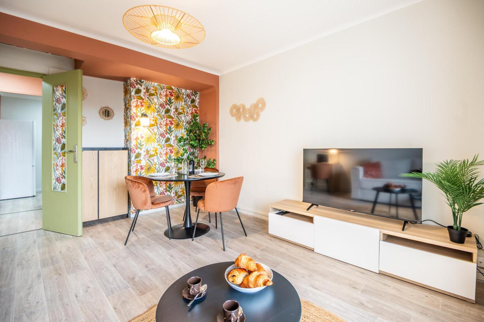 Appartement Au Calme De L'Iris - Clim - Garage - Wifi - Tramway à Avignon Extérieur photo